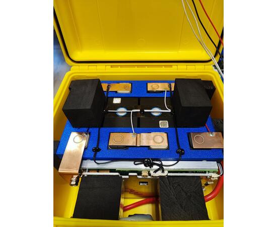 Аккумулятор BatteryCraft Lifepo4 12V 105Ah BMS 100 A c Bluetooth (желтый корпус), фото , изображение 6