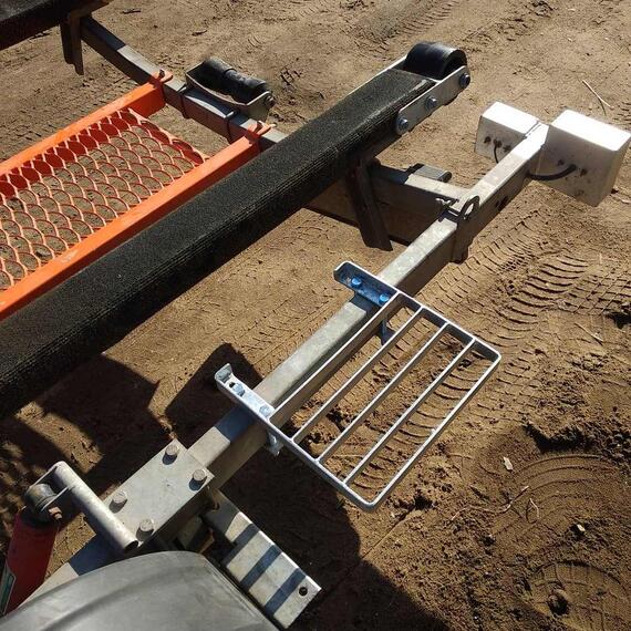 Ступеньки к лодочному лафету на балку 40х80, 50х100 оцинкованные, 285х290х25, фото 