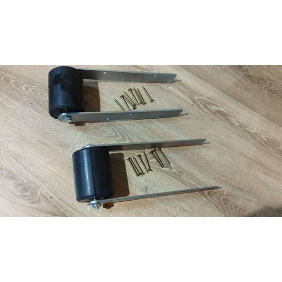 Закатные ролики на ложементы для лодочного прицепа из черной резины, фото , изображение 3