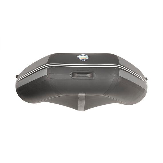 Лодка моторная килевая Лоцман 320 ЖС серый/чёрный, Цвет: серый/черный, Kоличество гермоотсеков: 3, Крепление сиденья: ликтрос-ликпаз, Вес лодки: 21, Фиксатор канистры бензина: Да, Высота кокпита (см): 31, Материал: Армированный ПВХ, Усиление баллона под стрингер: Да, Усиление дна по килю: ПВХ профиль 60 мм., Усиление дна по баллонам: ПВХ профиль 60 мм., Сливной клапан: Да, Транец жесткий. Толщина: 18, Транец жесткий. Высота: 390, Ручка шкипера: Да, Вид пайола: жесткая слань, фото , изображение 4