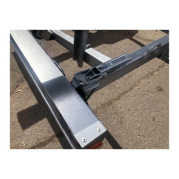 Прицеп лодочный одноосный ЛАВ 81015 (ложементы, съемный фартук) Вектор, фото , изображение 5